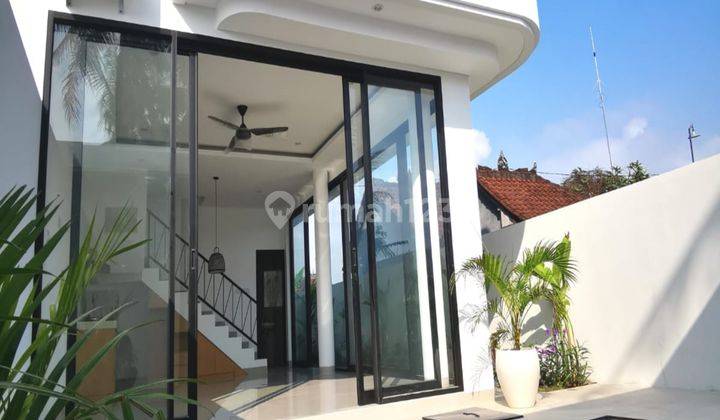 Disewa Villa Baru Di Dekat Pantai Nyanyi dan Luna Beachclub 1