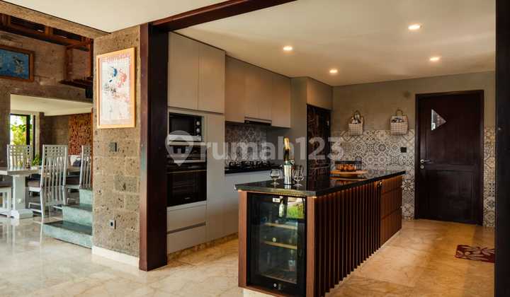 For Sale Awesome Villa in Kerobokan Bali 2
