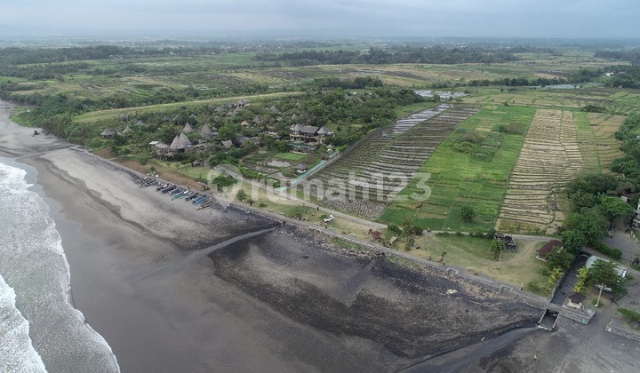 Land in front of the beach at Yeh Gangga beach, Sudimara village, Tabanan. A very exotic location because it is in an integrated tourism area.