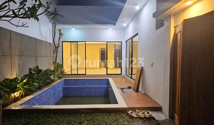 Modern Minimalist Villa located in Ungasan, South Kuta. Bali Strategic Location with Villa Environment & Close to Airis Complex
