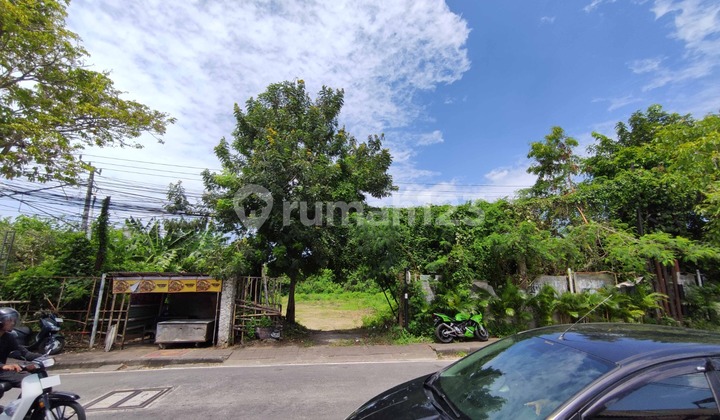 Land on the main road in Jimbaran near Movenpick Resort Bali Land on the main road in Jimbaran near Movenpick Resort Bali