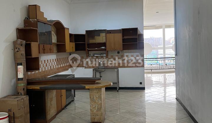 FOR SALE SHOPHOUSE WITH WAREHOUSE BONUS IN DENPASAR BALI Near School