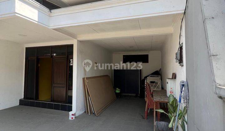 Rumah Nyaman Aman di Taman Sakura Indah