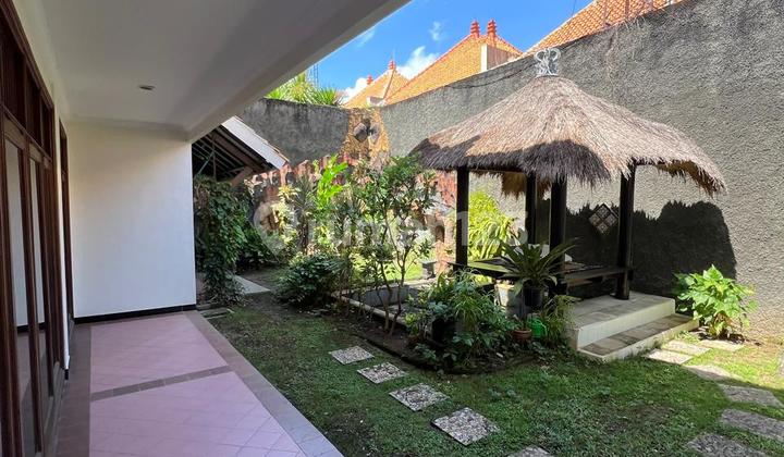 Rumah Dalam Komplek One Gate System di Kuta