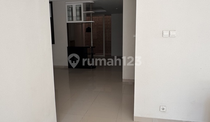 Rumah 2 Lantai Siap Huni Di Palm Beach - Pakuwon City 2