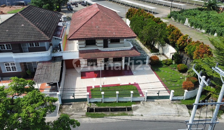 Dijual Cepat Rumah 2 Lantai Samping Soma Supermarket 2