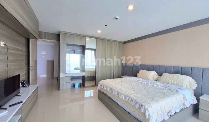1 Bedroom Apartment Near UGM, Well-Furnished, Clean, City View 2