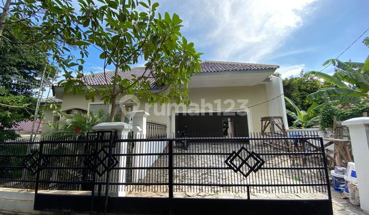 Rumah Dekat banget MRT Dan PIM Dengan 5 Kamar Di Jakarta Selatan