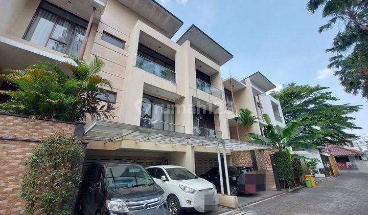 Lebak Bulus Dalam Town House 3 Lantai Ada Kolam Renang  1