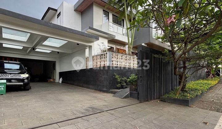 Rumah Mewah Tropical Modern dengan Private Pool di Komplek Elit Cinere