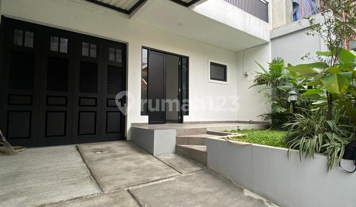 Dijual Rumah Modern Siap Huni di Cinere Depok Dekat ke Tol Brigif