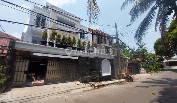 Rumah Mewah Di Cilandak Dengan Kolam Renang Dan Rooftop 1