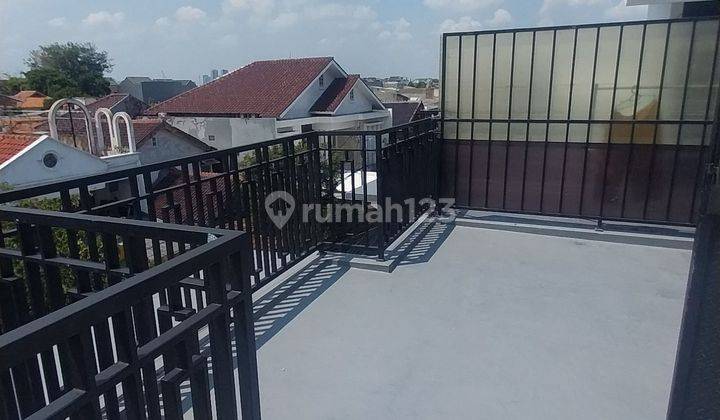 Sewa Rumah Baru Kalibata, 2.5 Lantai, Rooftop, dan Dapur Lengkap! 1