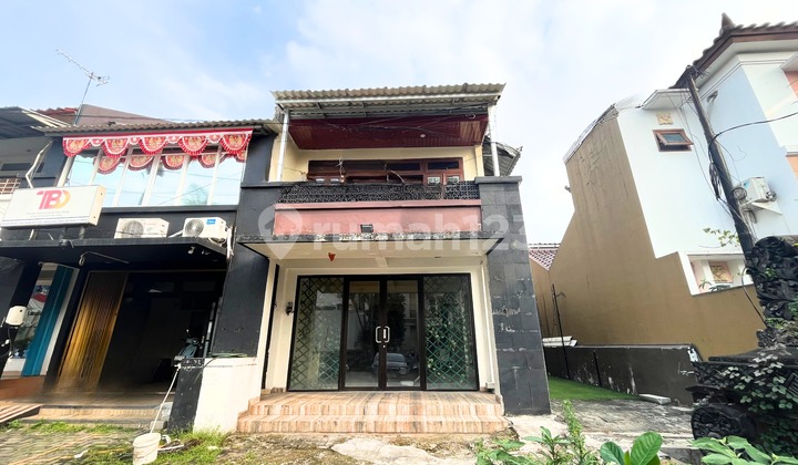 Ruko Siap Usaha dengan Carport Luas di Bali View