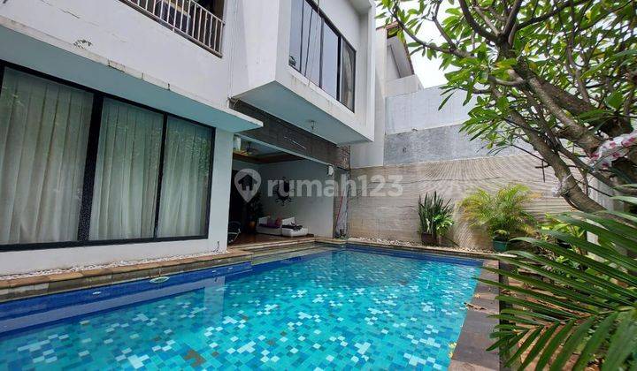 Rumah Premium di Cilandak, Luas Dan Lengkap Dengan Swimpool 1