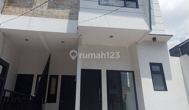 Sewa Rumah Baru Kalibata, 2.5 Lantai, Rooftop, dan Dapur Lengkap! 2