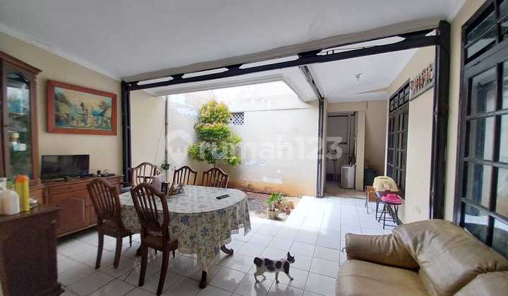 Rumah Luas di Perumahan Cinere - Siap Huni & Lokasi Nyaman