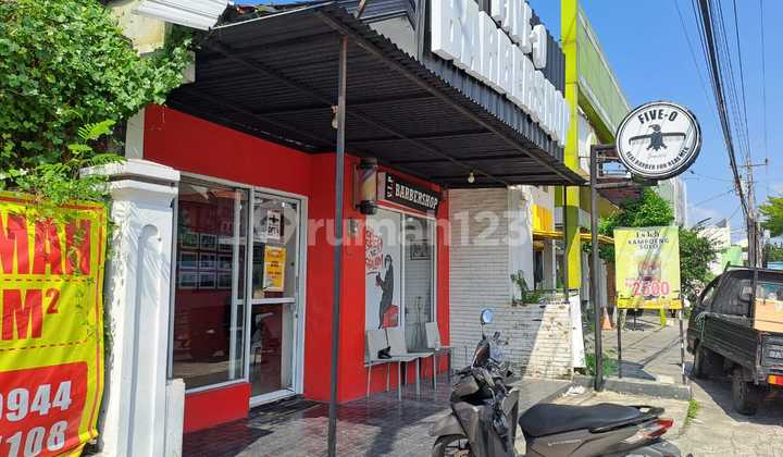 For sale, large land with free building, strategic location, city center