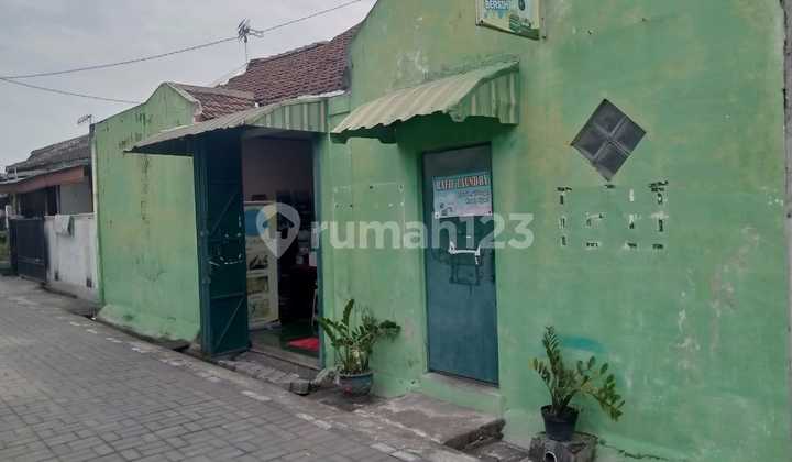 Buru-Buru Butuh Dana ! Rumah Bagus di Laweyan Dijual Cepat ! 2