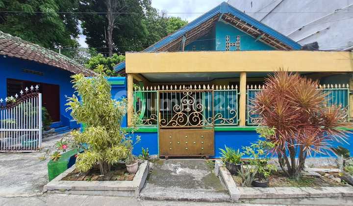 Rumah, Ruang Usaha & Kos, Dekat Kampus Uns & Rs Moewardi Solo Rumah, Ruang Usaha & Kos, Dekat Kampus Uns & Rs Moewardi Solo