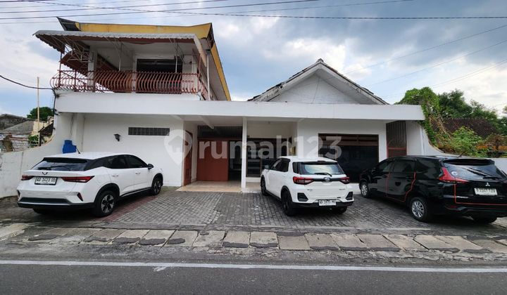 Rumah & Ruang Usaha Luas Strategis di Pusat Bisnis Solo