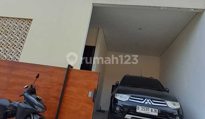 Rumah Bagus 2 Lantai di Colomadu Karanganyar, Dijual Cepat ! 2