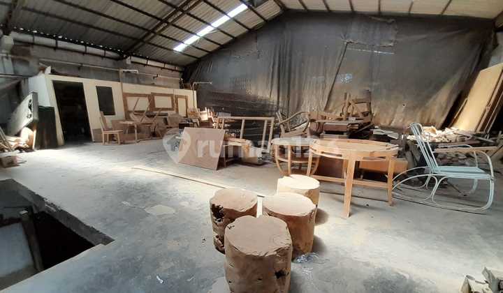 Gudang Besar 2 Lantai di Kartasura, Bebas Banjir & Akses Mudah