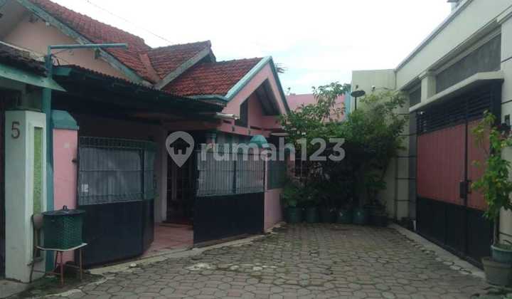 Buru-Buru Butuh Dana ! Rumah Bagus di Laweyan Dijual Cepat !