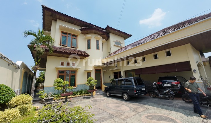 Rumah Hunian Premium 2 Lantai dg Gazebo di Kartasura Sukoharjo