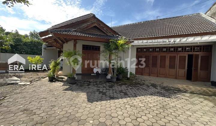 Nice House with Large Garden in Mojolaban Sukoharjo 2