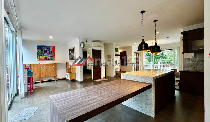 Rumah Minimalis Modern Dalam Cluster Dekat Tol Desari 2