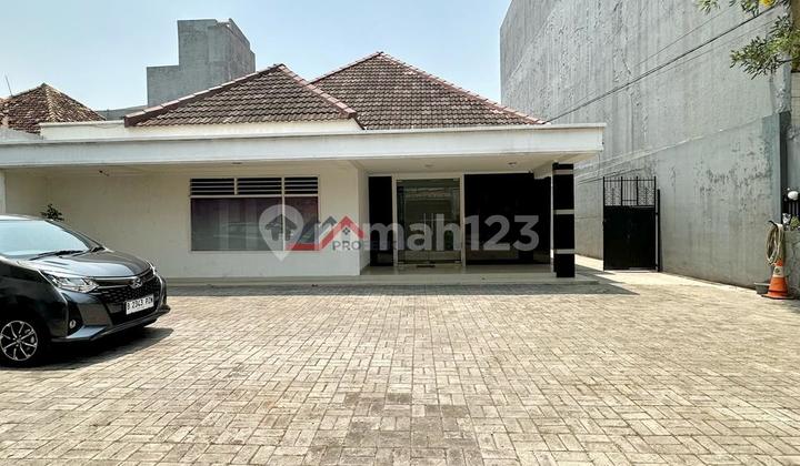 Rumah Lama Lokasi Bagus Zona Komersial di Tanah Abang, Jakarta Pusat 2