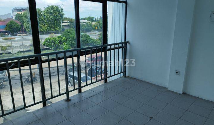 Sewa Ruko Gandeng Cengkareng jalan  Lingkar Luar Barat Jakarta 1