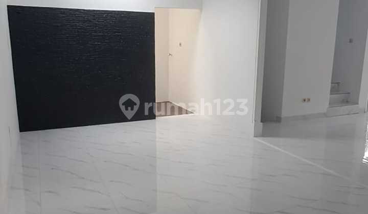Rumah Cantik Baru Renov Dekat Pintu Tol di Kota Wisata Cibubur