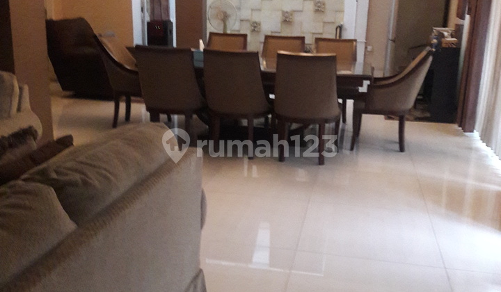 Rumah Hoek Siap Huni Hadap Timur Selatan Di Kota Wisata Cibubur