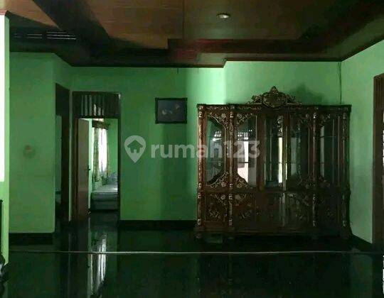 Rumah tua siap huni di Ciracas Jaktim 2