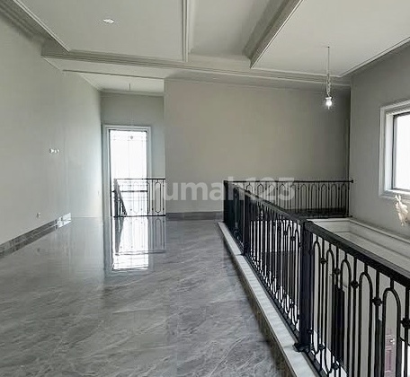 Rumah Klasik ******** Boulevard Kota Wisata 2