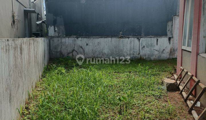 Rumah hoek lt 189 di boulevard Butuh Renovasi 2