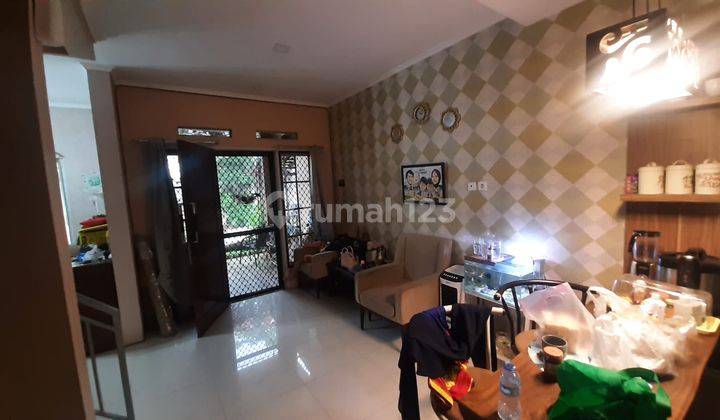 Rumah cantik rapi 2.5 lt ada rooftop deket Mall 2