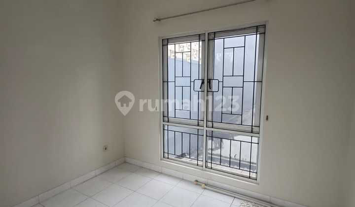 Rumah Sewa Rapi Siap Huni Kosongan di Cluster Bellevue, Kota Wisata Residence, Jl. Pesona Bellevue, Ciangsana, Gunung Putri, Bogor, Jawa Barat, Indonesia, 16968, Cibubur 2