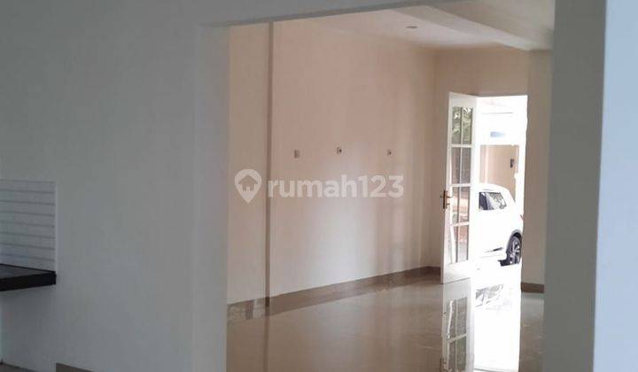 Rumah 2 Lantai Siap Huni Dan Rapi Luas Tanah 128 M2 Di Perumahan Kota Wisata Cibubur  1