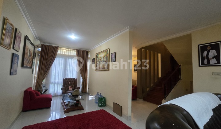 Rumah Bagus SHM Dibawah Harga Pasar ,Luas 2 Lantai Depan Taman Dalam Cluster di Kota Wisata Cibubur Rumah Bagus SHM Dibawah Harga Pasar ,Luas 2 Lantai Depan Taman Dalam Cluster di Kota Wisata Cibubur