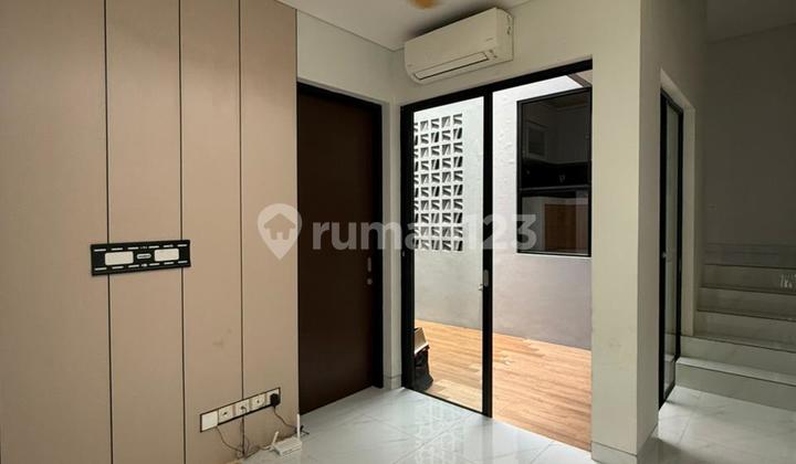 Rumah Modern Minimalis Rapi Siap Huni di Cluster Terbaru di Kota Wisata Cibubur