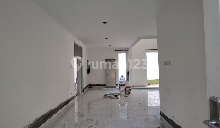 Renovated 2-Story House Ready to Live In at Competitive Price in Tourist City with SHM