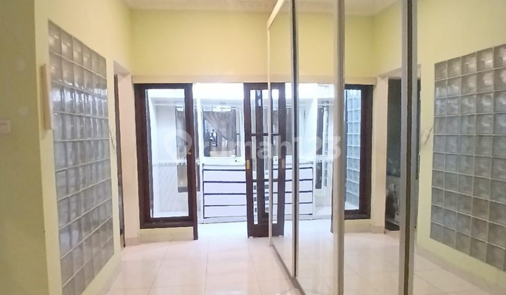 DIJUAL. RUMAH MEWAH HARGA MURAH DI KOTA WISATA. SEMI FURNISHED. AKSES TOL  2