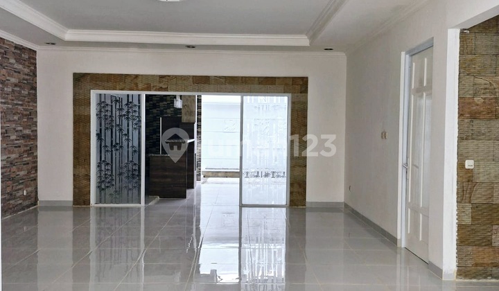 Legendary Luxury House in Wisata, Hook Position, Cul-de-sac, Spacious Land 2