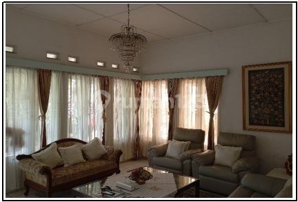 Rumah Dicipete Murah Hitung Tanah Depan Taman SHM