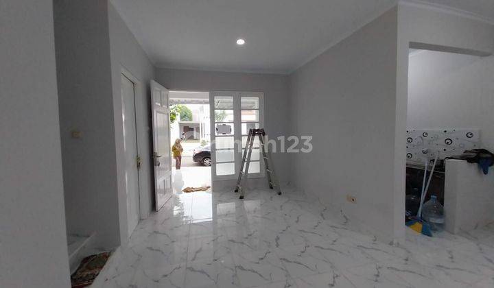 Rumah kota wisata siap huni kamar tidur 3 + 1 harga 1M an 1