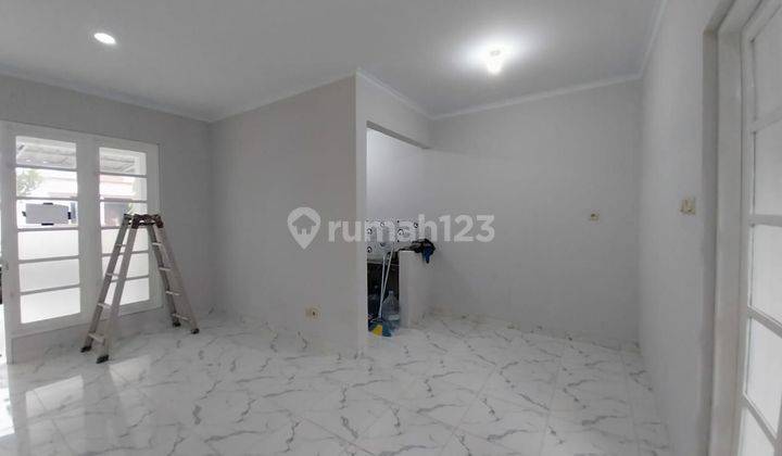 Rumah kota wisata siap huni kamar tidur 3 + 1 harga 1M an 2