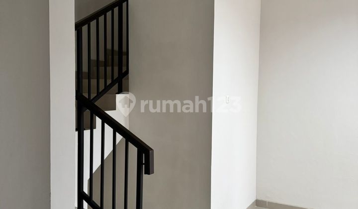 Ready-to-Occupy House in Metland Transyogi, Price Below 1M, Good Location Near Mall. 2